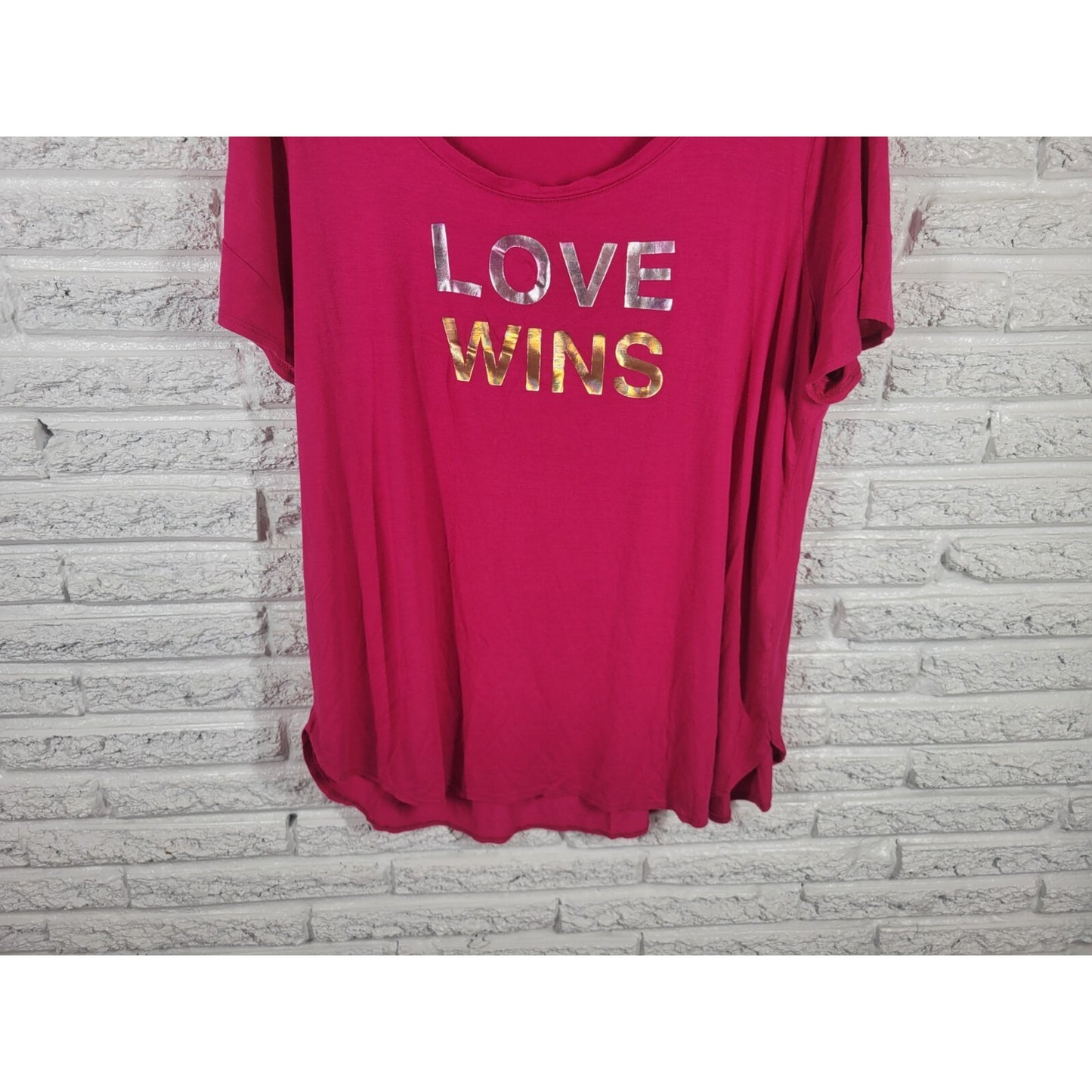 Lane Bryant Women Top 18 20 Plus Tee Short Sleeve Pink Love Wins Rayon Spandex