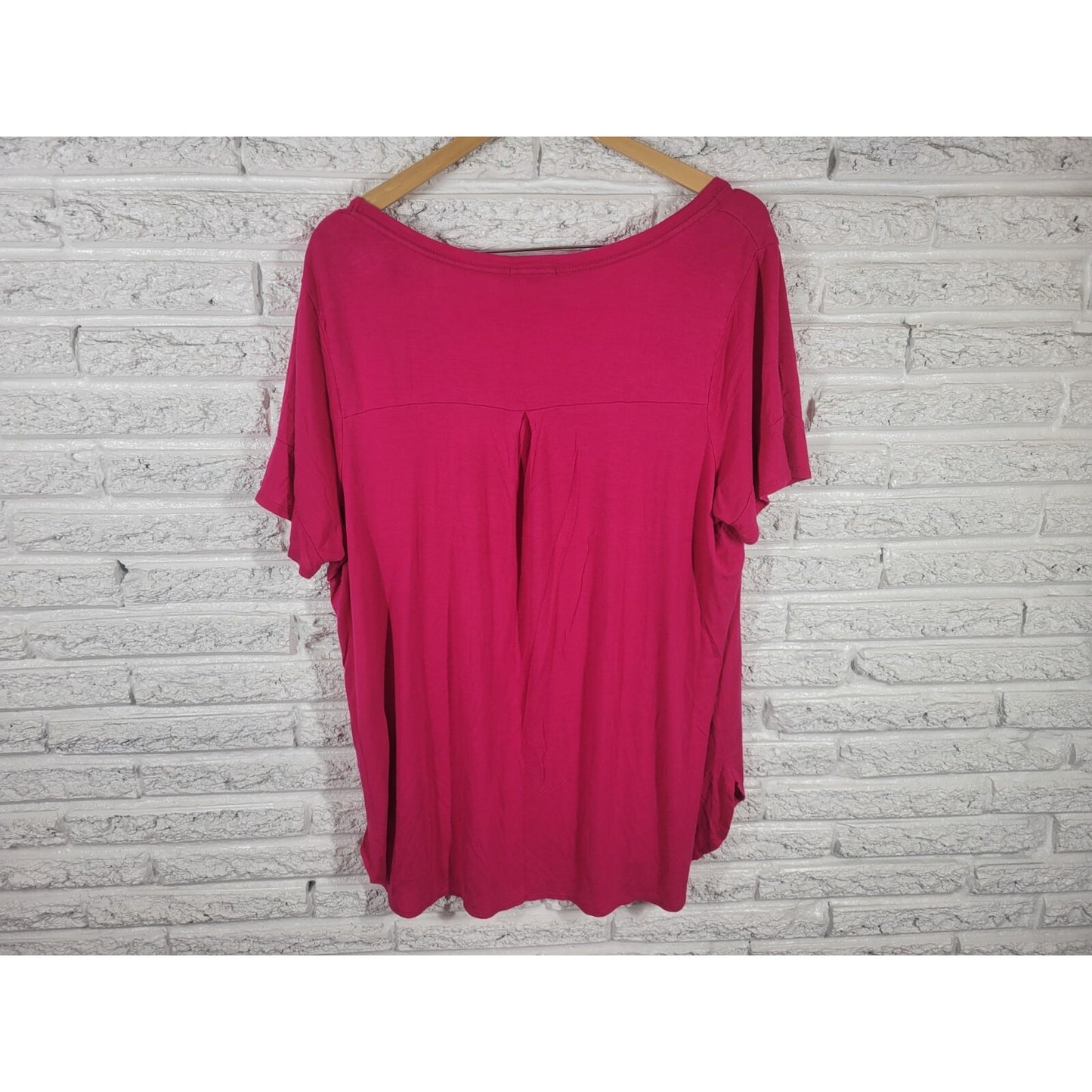 Lane Bryant Women Top 18 20 Plus Tee Short Sleeve Pink Love Wins Rayon Spandex