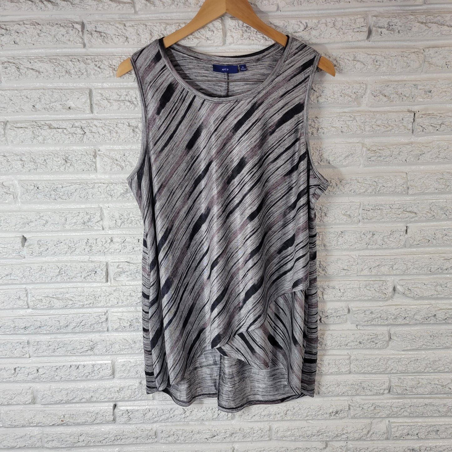 Apt 9 Womens Top Extra Large XL Tank Silver Black Watercolor Knit Asymmetric
