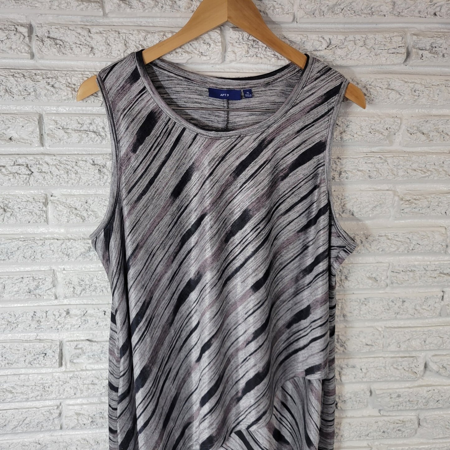 Apt 9 Womens Top Extra Large XL Tank Silver Black Watercolor Knit Asymmetric