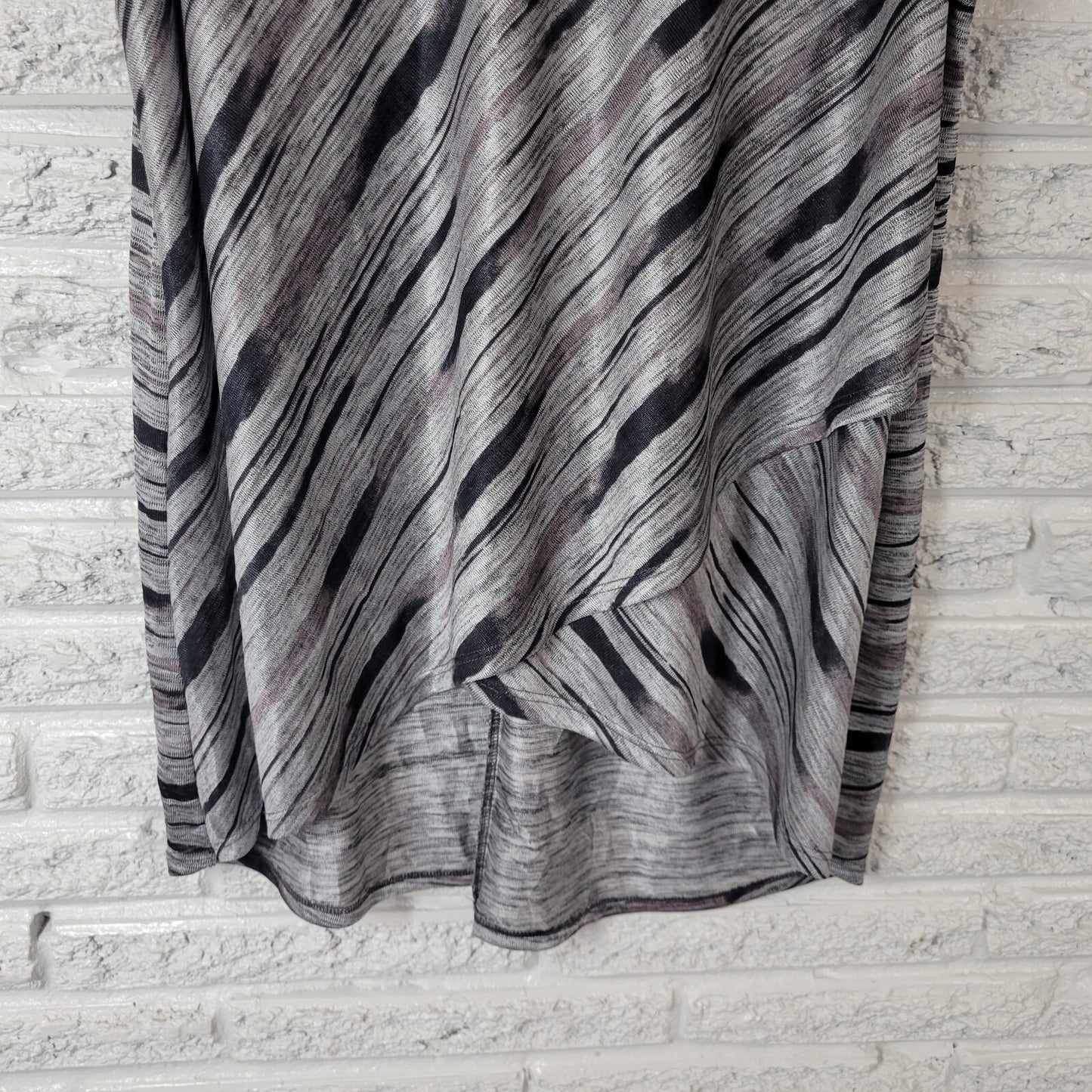 Apt 9 Womens Top Extra Large XL Tank Silver Black Watercolor Knit Asymmetric