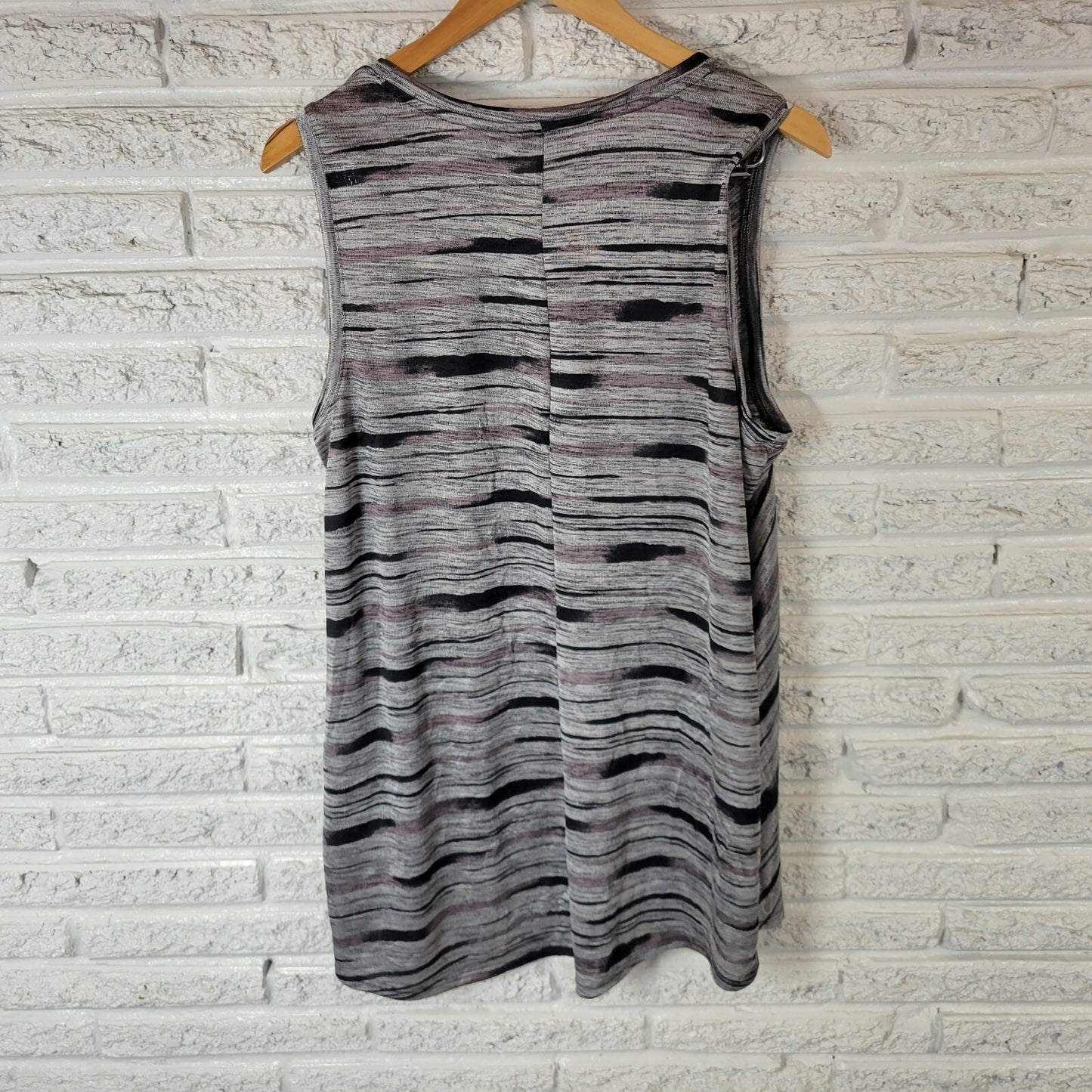 Apt 9 Womens Top Extra Large XL Tank Silver Black Watercolor Knit Asymmetric