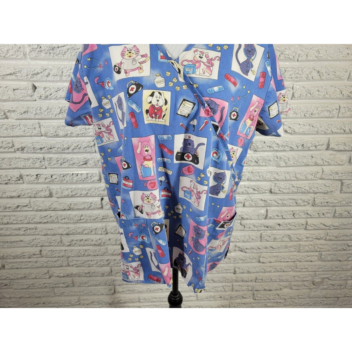 Absolute Unisex Scrub Top 1X Plus Short Sleeve Blue Dogs Cats Pockets Medical