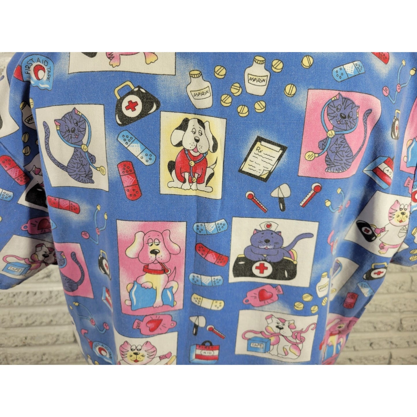 Absolute Unisex Scrub Top 1X Plus Short Sleeve Blue Dogs Cats Pockets Medical