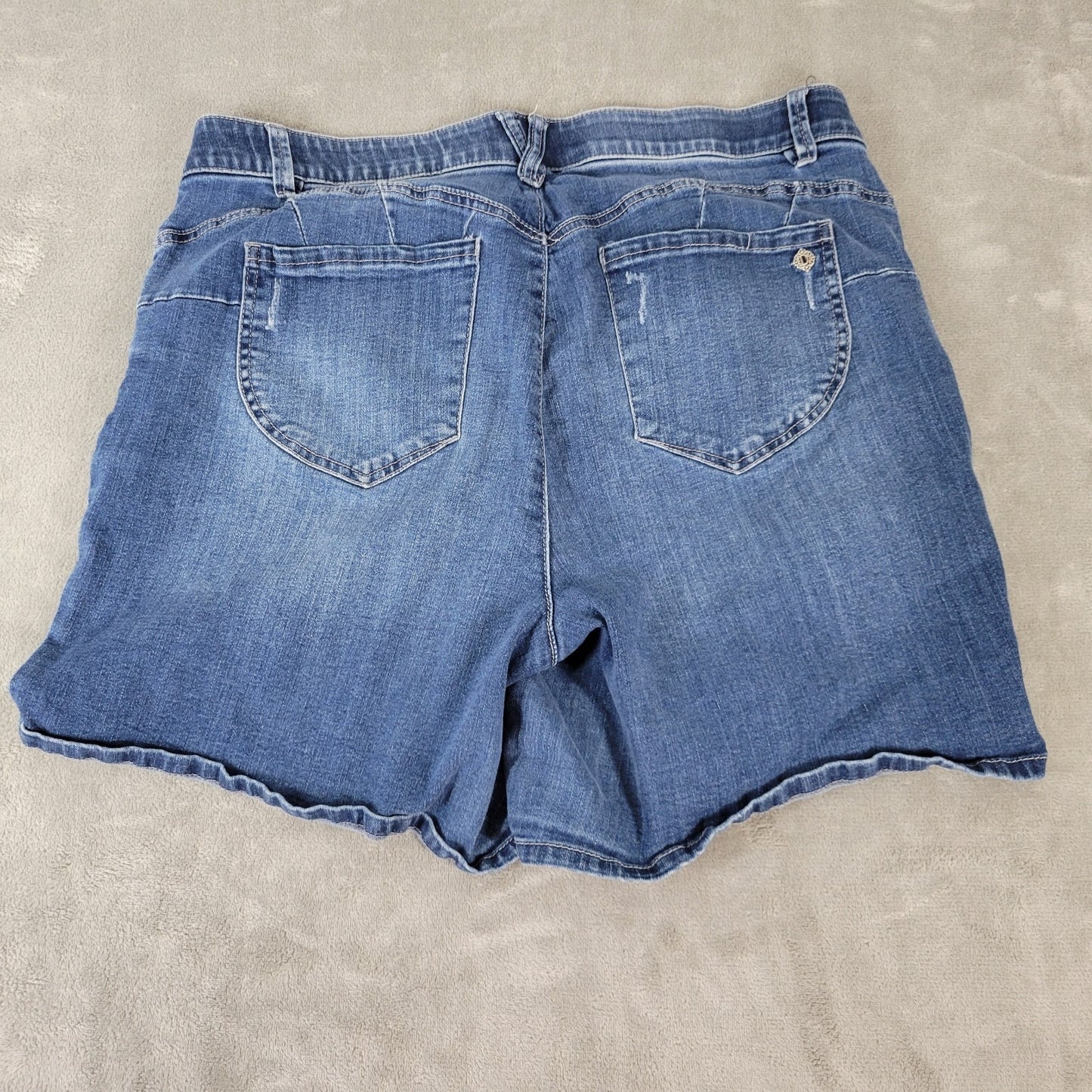 Democracy Womens Shorts 18W Plus Ab Technology Medium Blue Denim Comfy Zip Fly