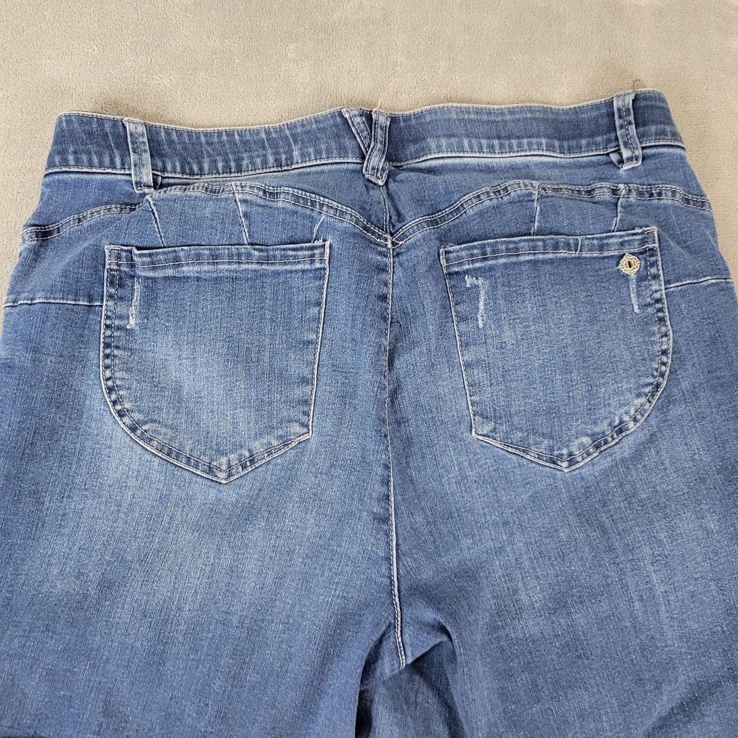 Democracy Womens Shorts 18W Plus Ab Technology Medium Blue Denim Comfy Zip Fly