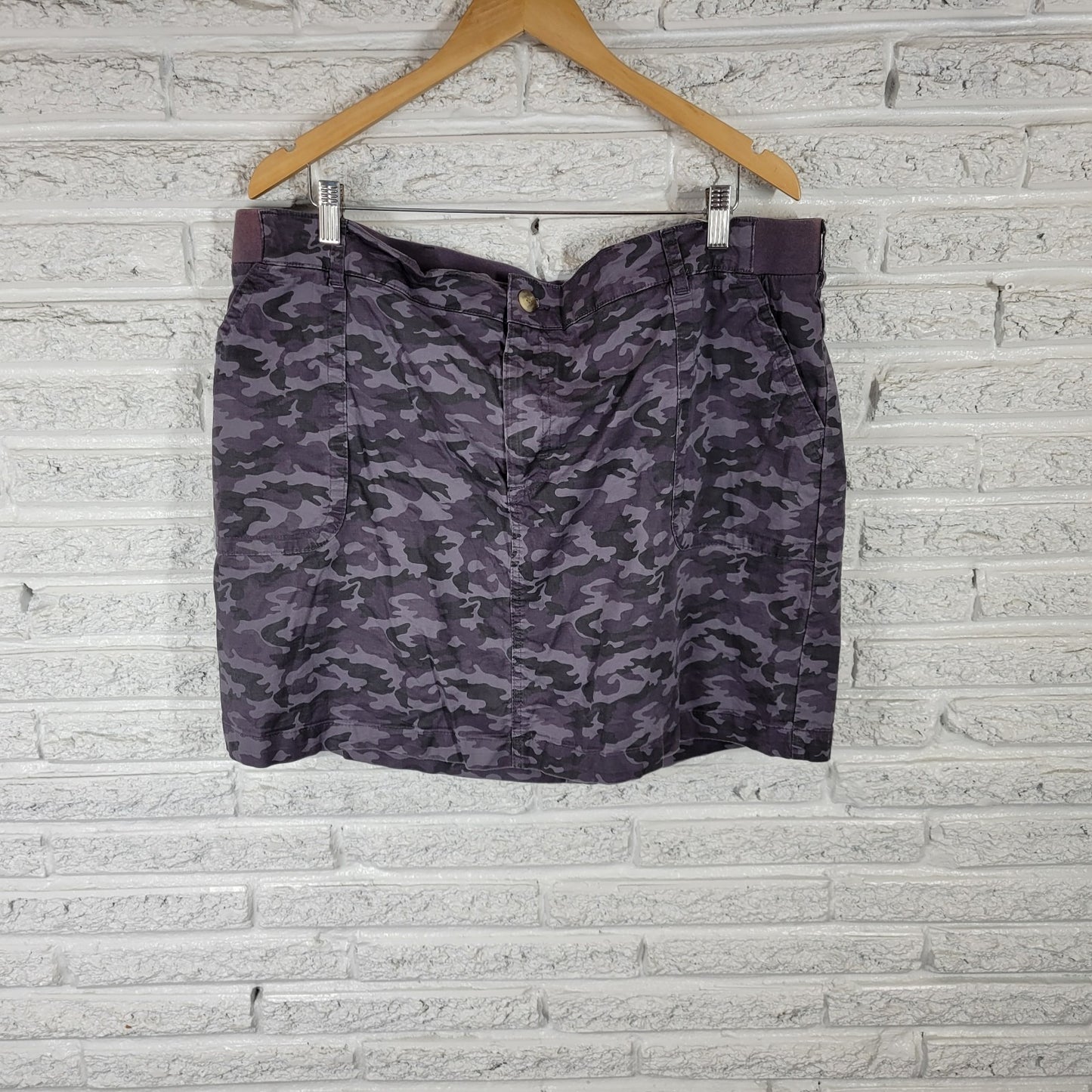 Lee Womens Skort 22 Mid Rise Zip Fly Gray Camouflage Lightweight Cotton Blend