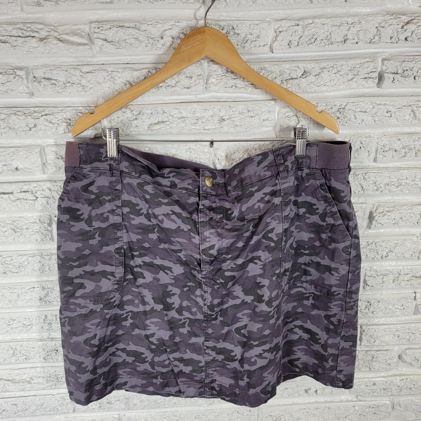 Lee Womens Skort 22 Mid Rise Zip Fly Gray Camouflage Lightweight Cotton Blend