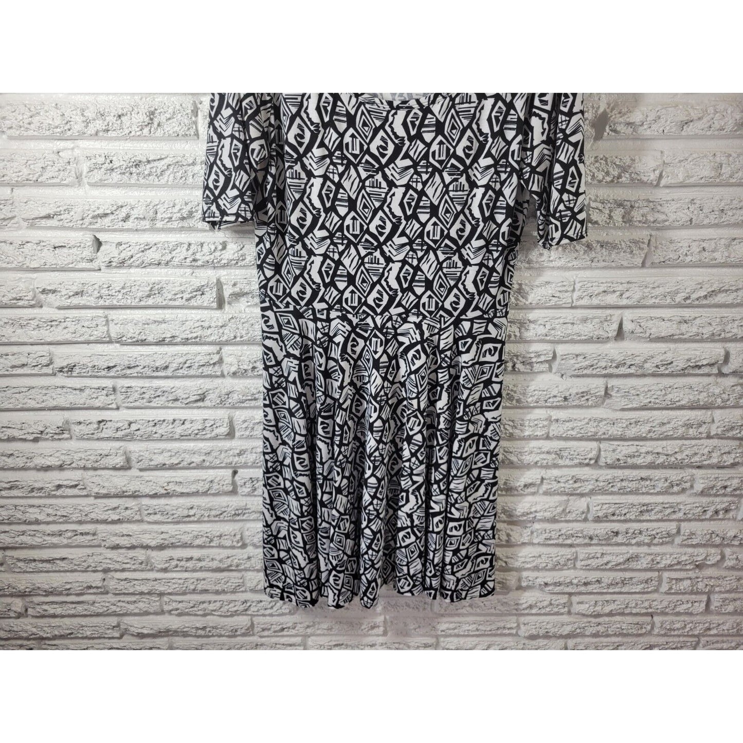 Lularoe Womens Dress 2XL Plus Fit Flare Short Sleeve Black Geometric Poly Blend