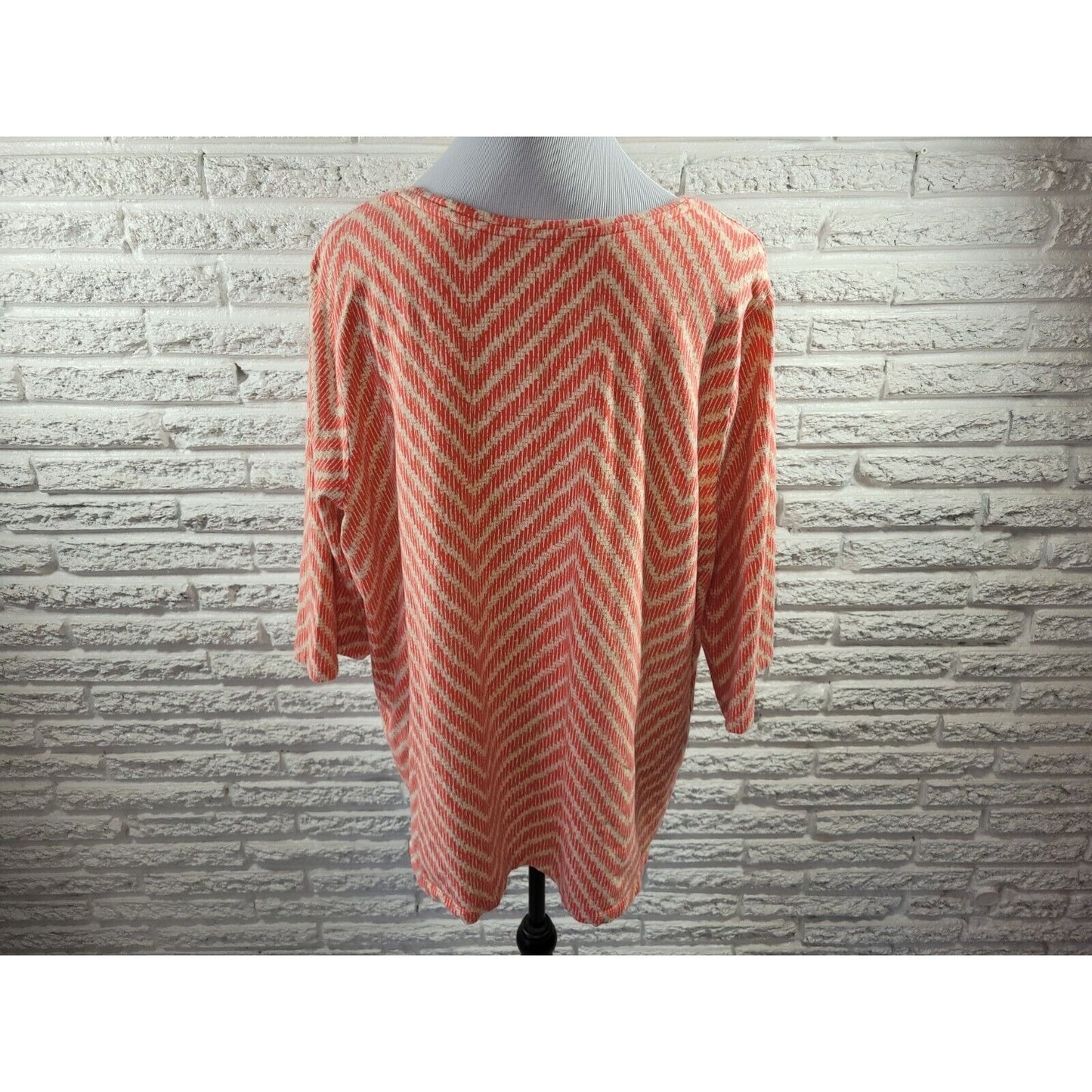 Catherines Womens Top 2X Plus Tee Short Sleeve Zig Zag Pink Cotton Blend