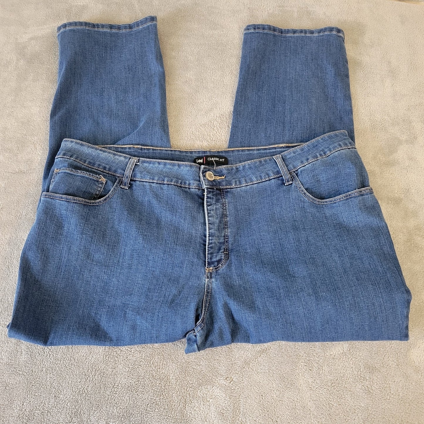 Lee Womes Jeans 24WP Plus Petite Classic Fit Cropped Zip Fly Medium Blue Denim