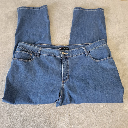 Lee Womes Jeans 24WP Plus Petite Classic Fit Cropped Zip Fly Medium Blue Denim