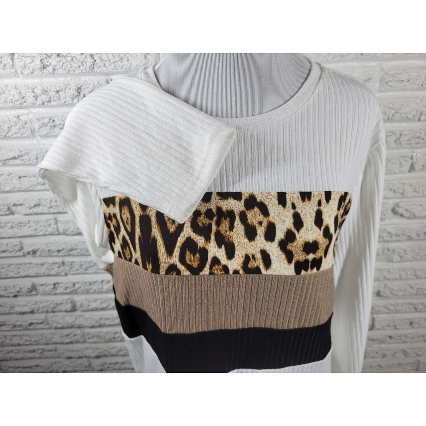 Emery Rose Womens Top 1XL Plus Long Sleeve Knit Brown Animal Print Lightweight