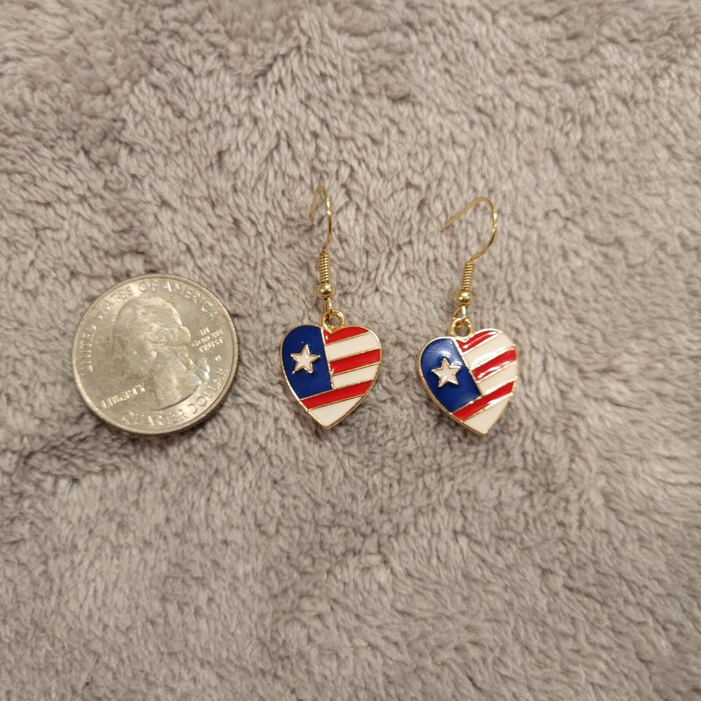 Fourth of July Patriotic Womens Earrings One Pair Flag Heart USA Hanging Dangle
