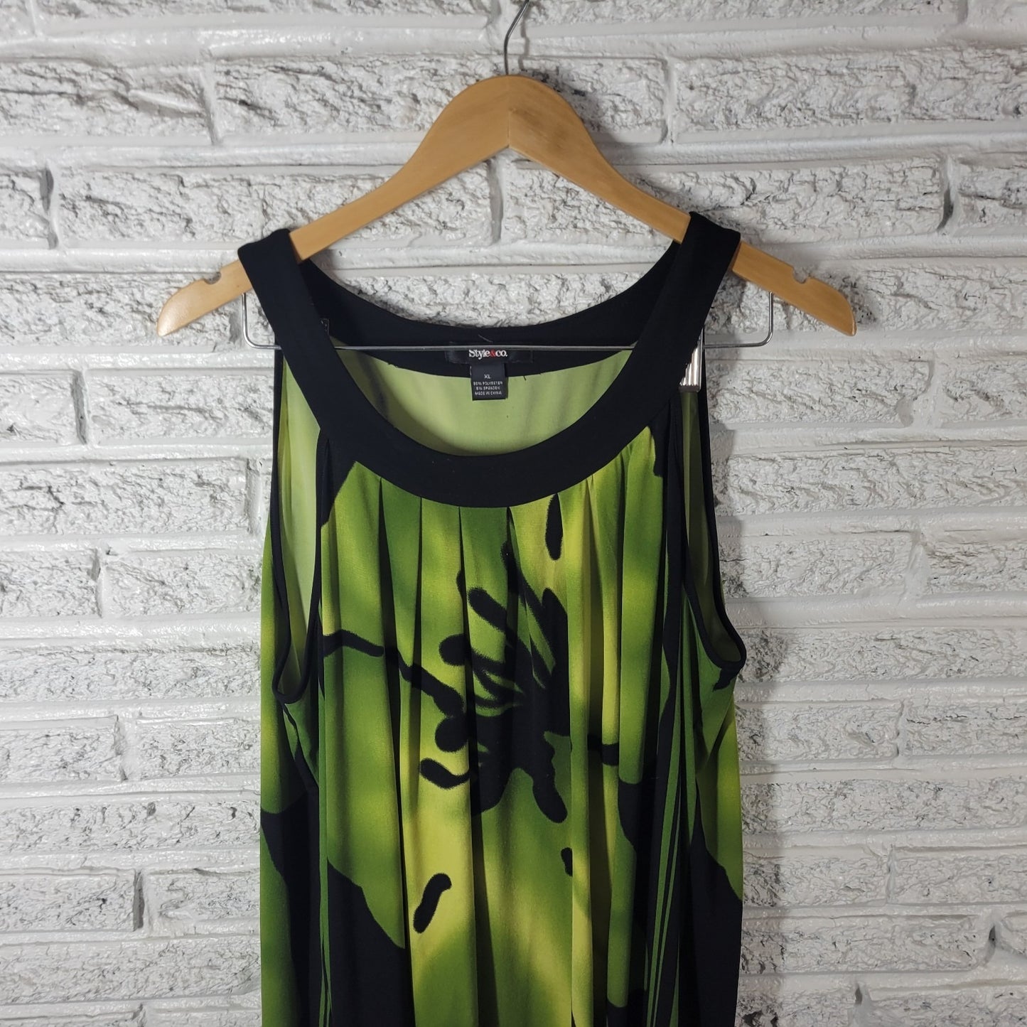 Style Co Womens Top Extra Large XL Swing Sleeveless Green Floral Poly Blend