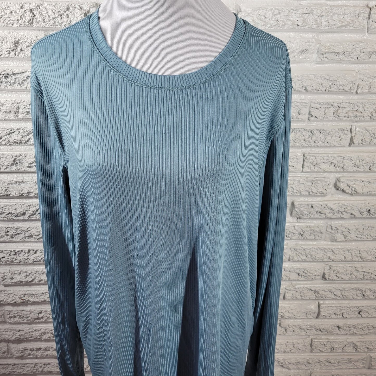 Danskin Womens Top XXL Tee Long Sleeve Poly Bend Powder Blue Ribbed Lightweight