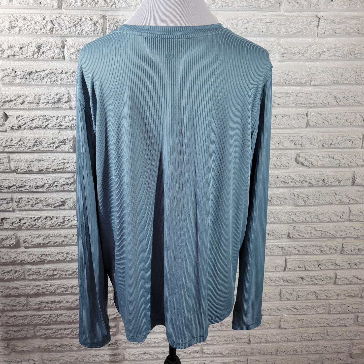 Danskin Womens Top XXL Tee Long Sleeve Poly Bend Powder Blue Ribbed Lightweight