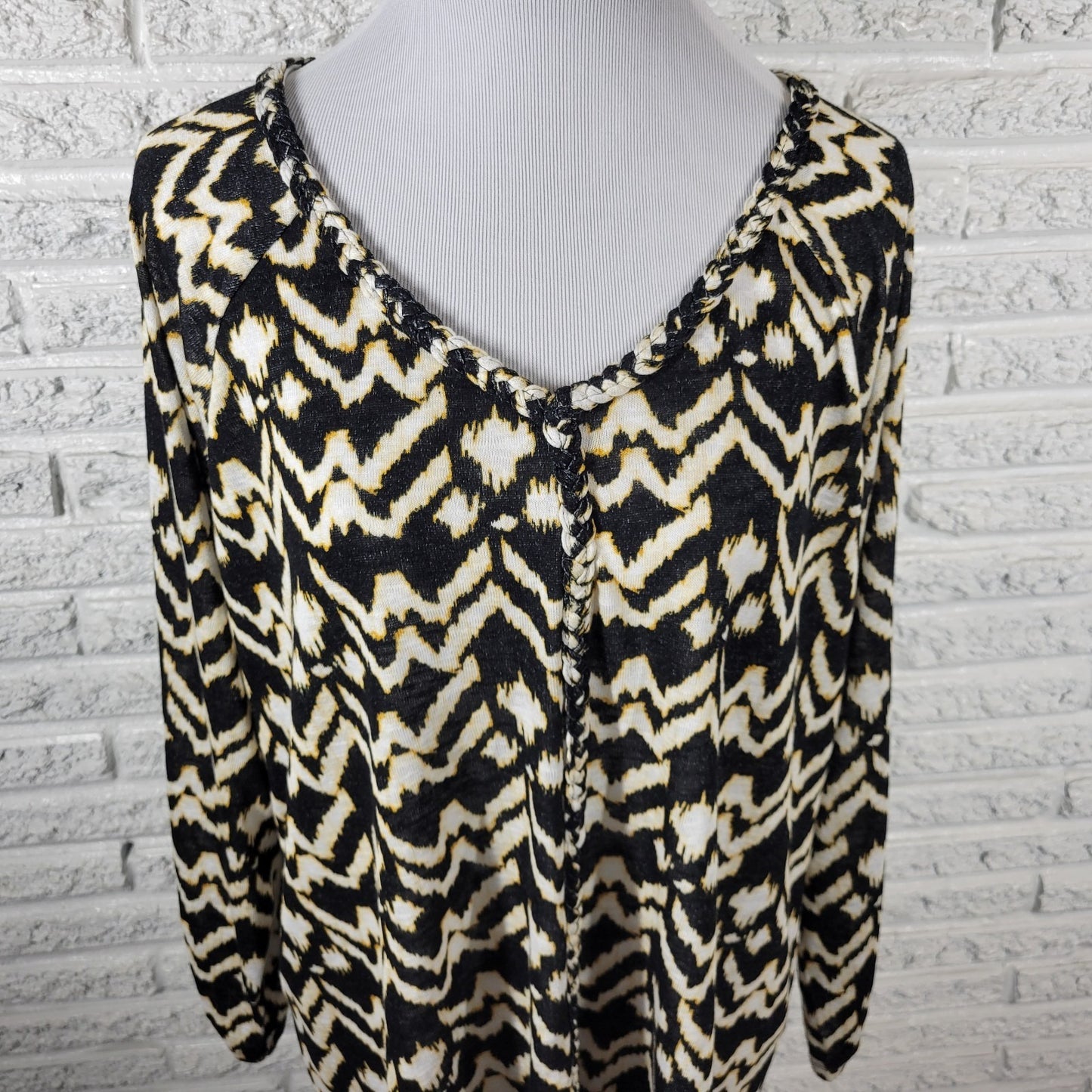 Cato Est 1946 Womens Top 22W 24W Long Sleeve Corded Neck Black Watercolor Comfy