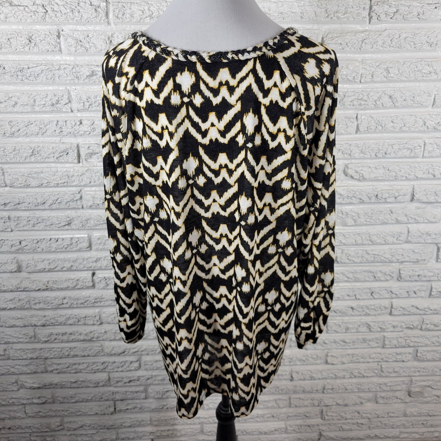 Cato Est 1946 Womens Top 22W 24W Long Sleeve Corded Neck Black Watercolor Comfy