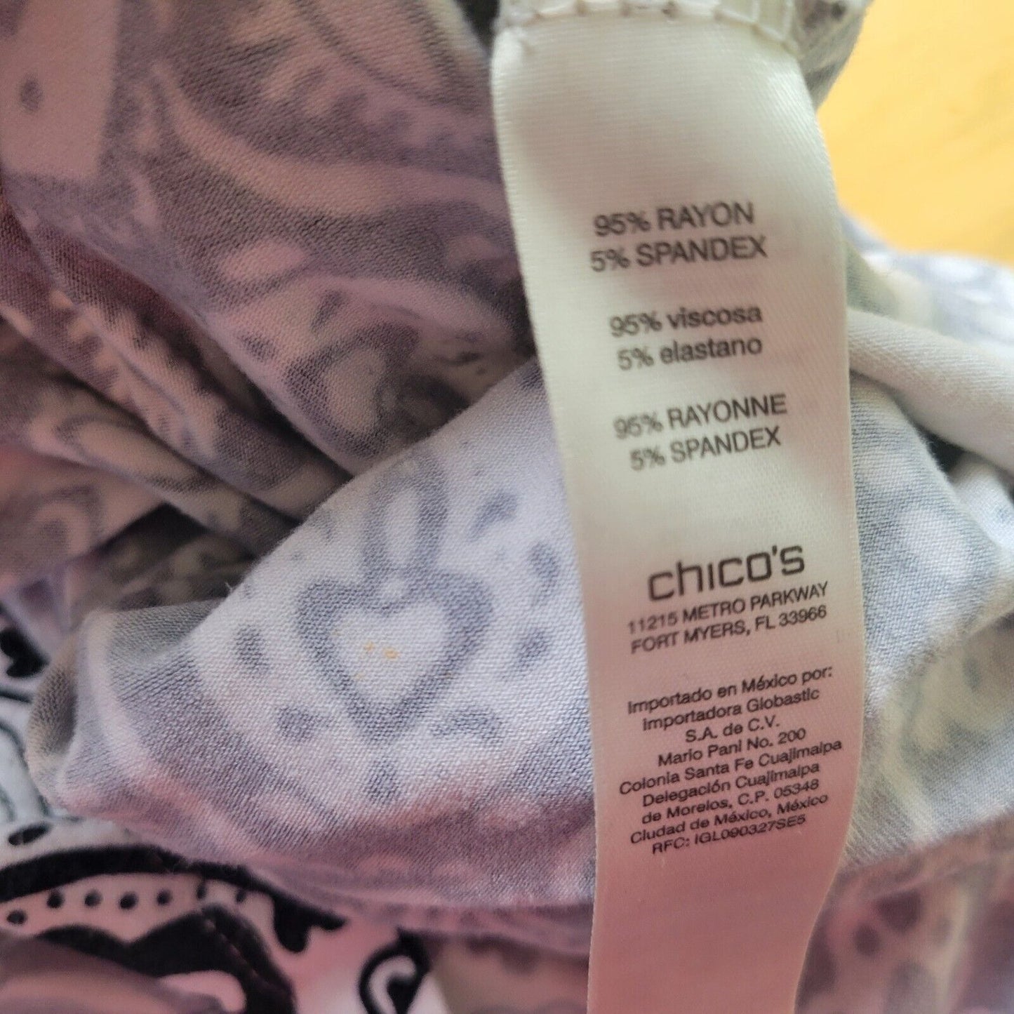 Chicos Zenergy Womens Top 3 Standard XL 3/4 Sleeve Black White Geometric Comfy