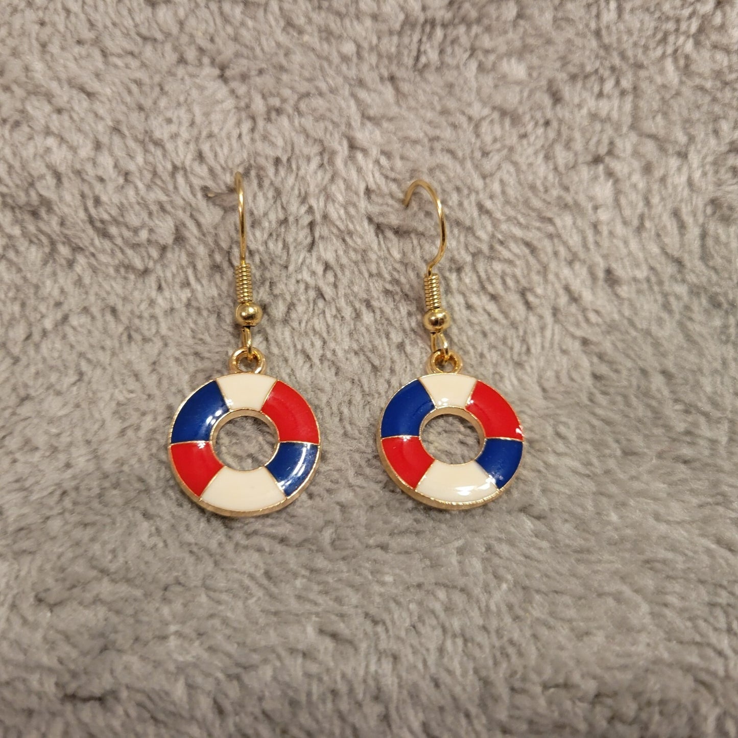 Fourth of July Patriotic Womens Earrings One Pair Life Preserver USA Hanging