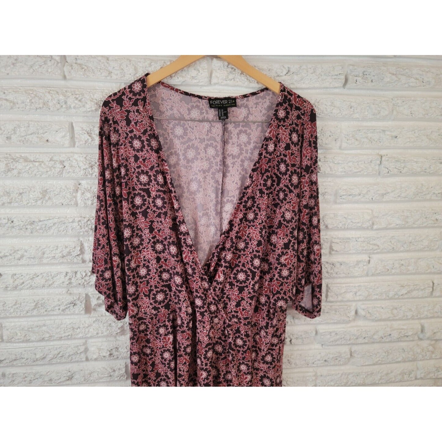 Forever 21 Womens Romper 2X Plus Short Sleeve Polyester Floral Poly Blend