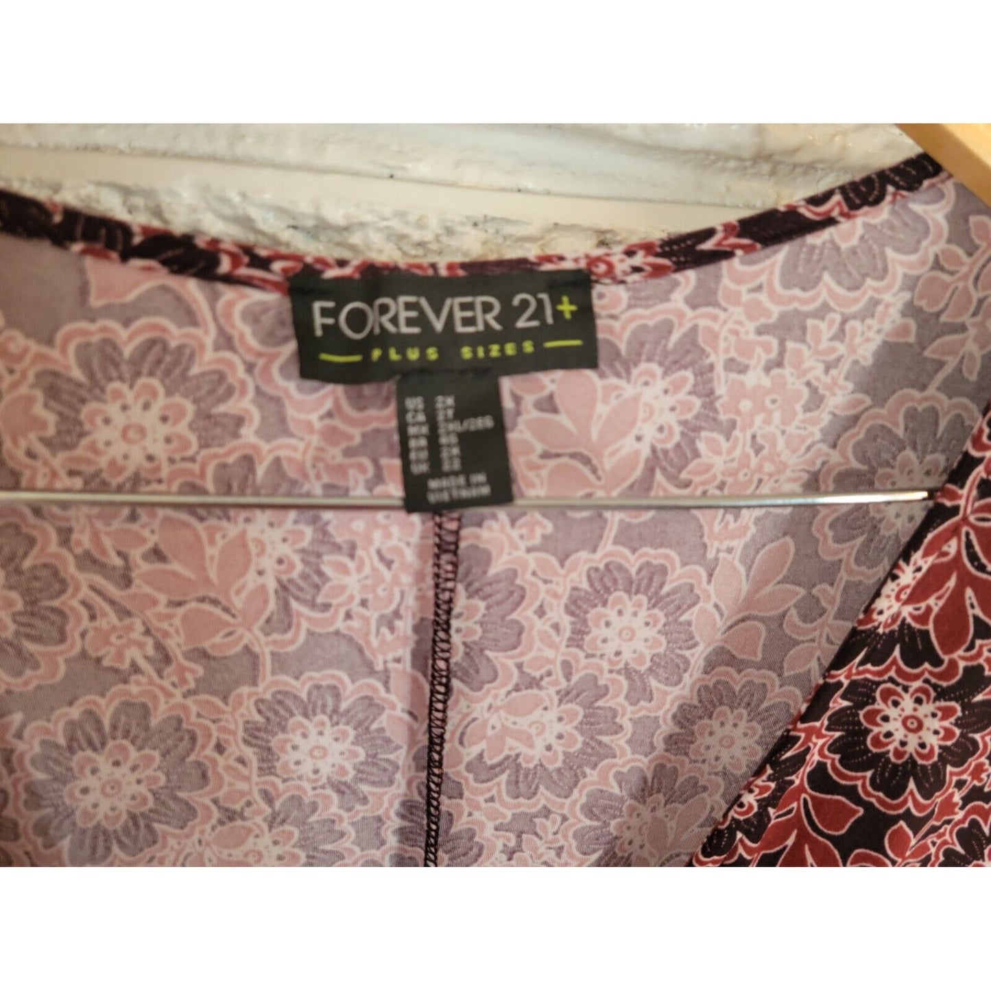 Forever 21 Womens Romper 2X Plus Short Sleeve Polyester Floral Poly Blend