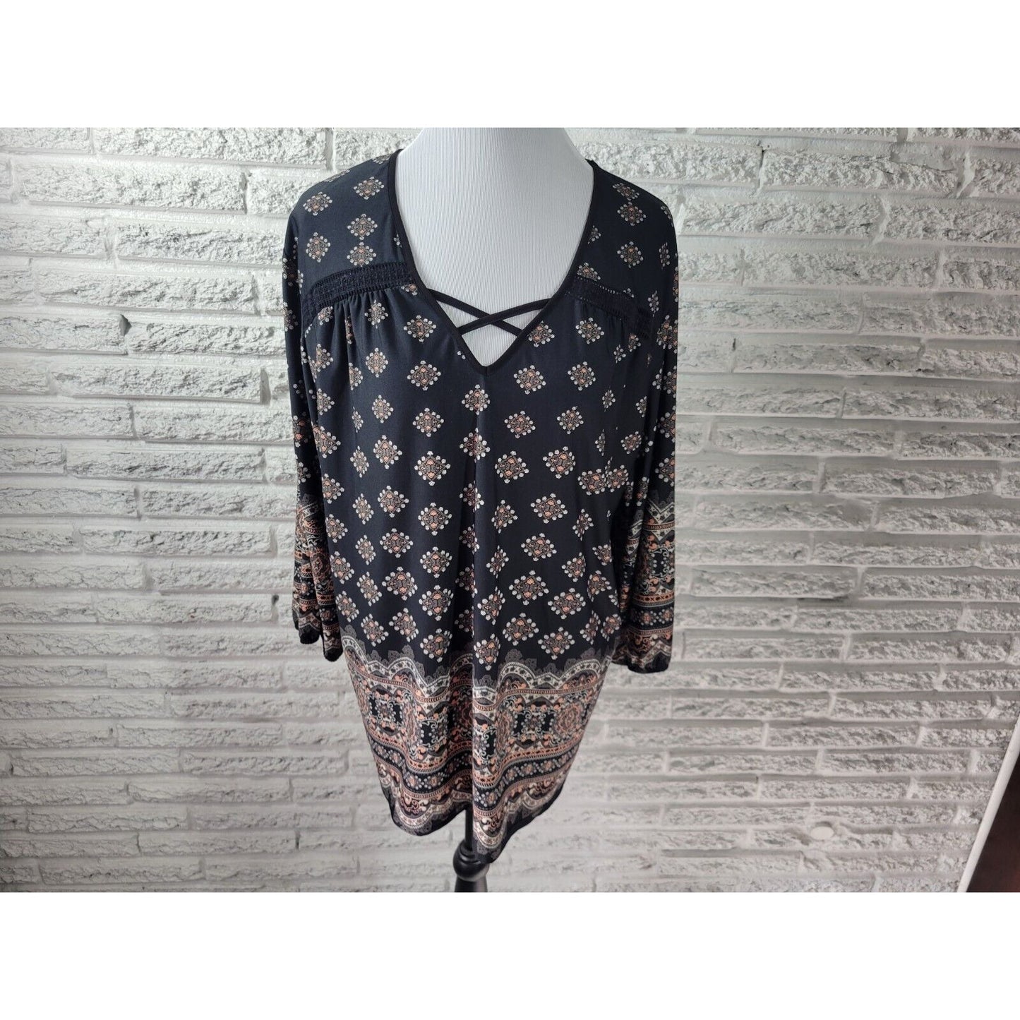 Carol Rose Womens Top 2X Plus Tunic 3/4 Sleeve Black Geometric Crochet Trim