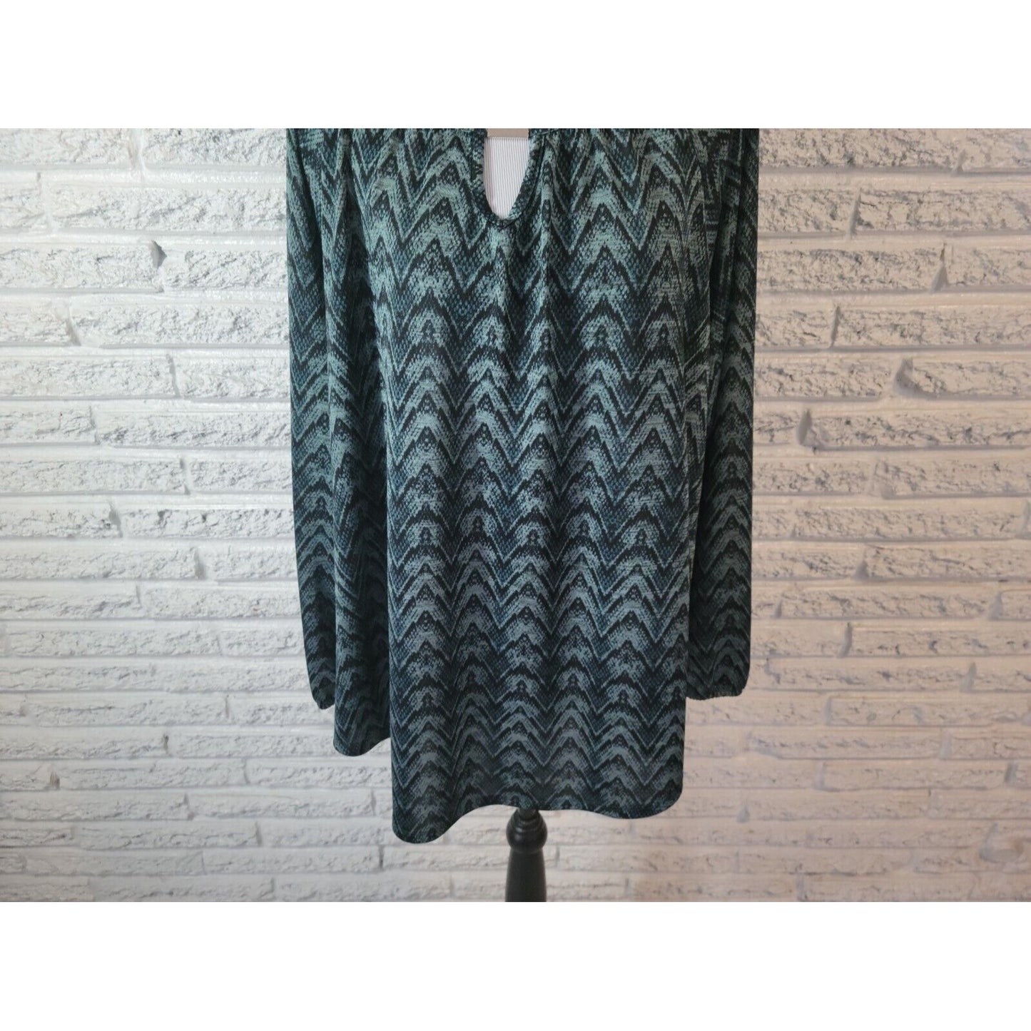 Faded Glory Womens Top 2X Plus Tunic Knit Zig Zag Blue Geometric Keyhole Office