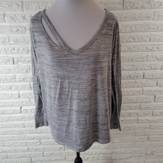 Xersion Womens Top 1X Plus Gray Heather Poly Blend Lightweight Casual Comfy