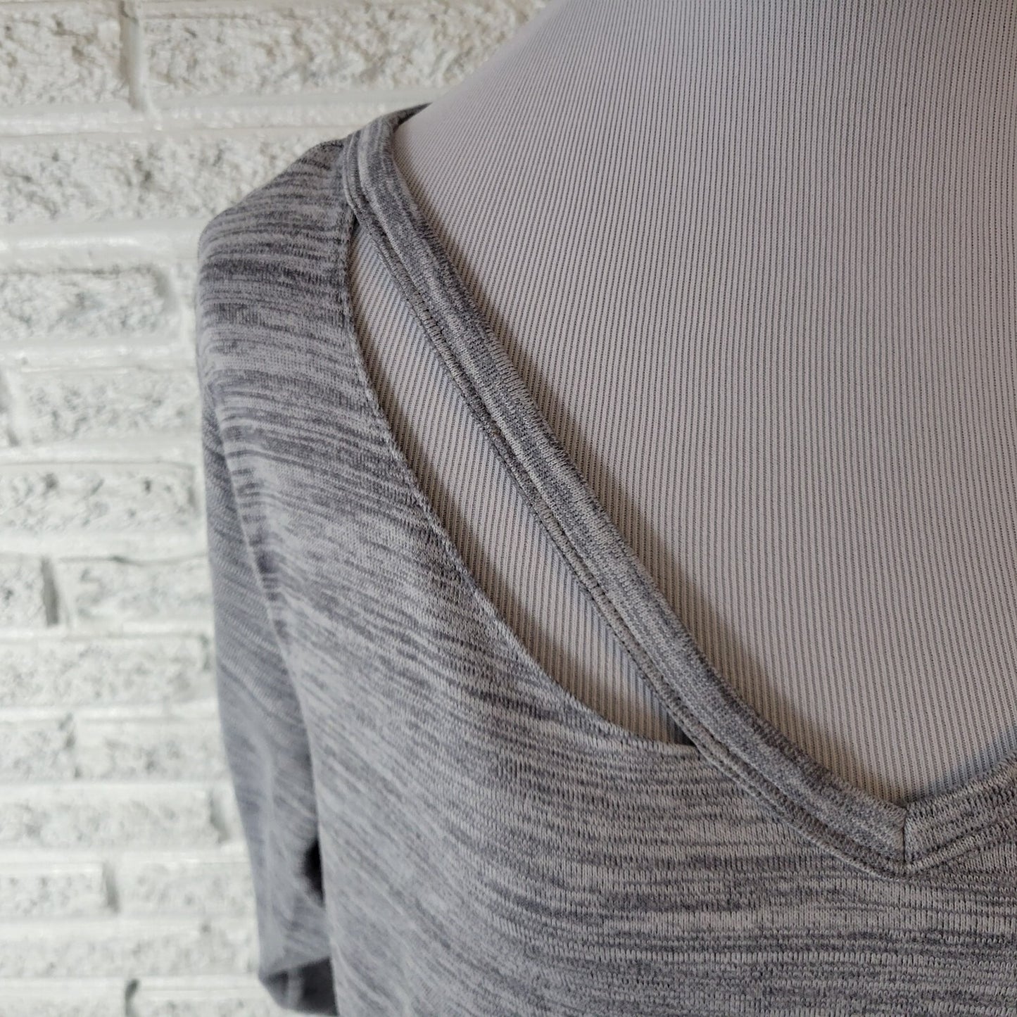 Xersion Womens Top 1X Plus Gray Heather Poly Blend Lightweight Casual Comfy