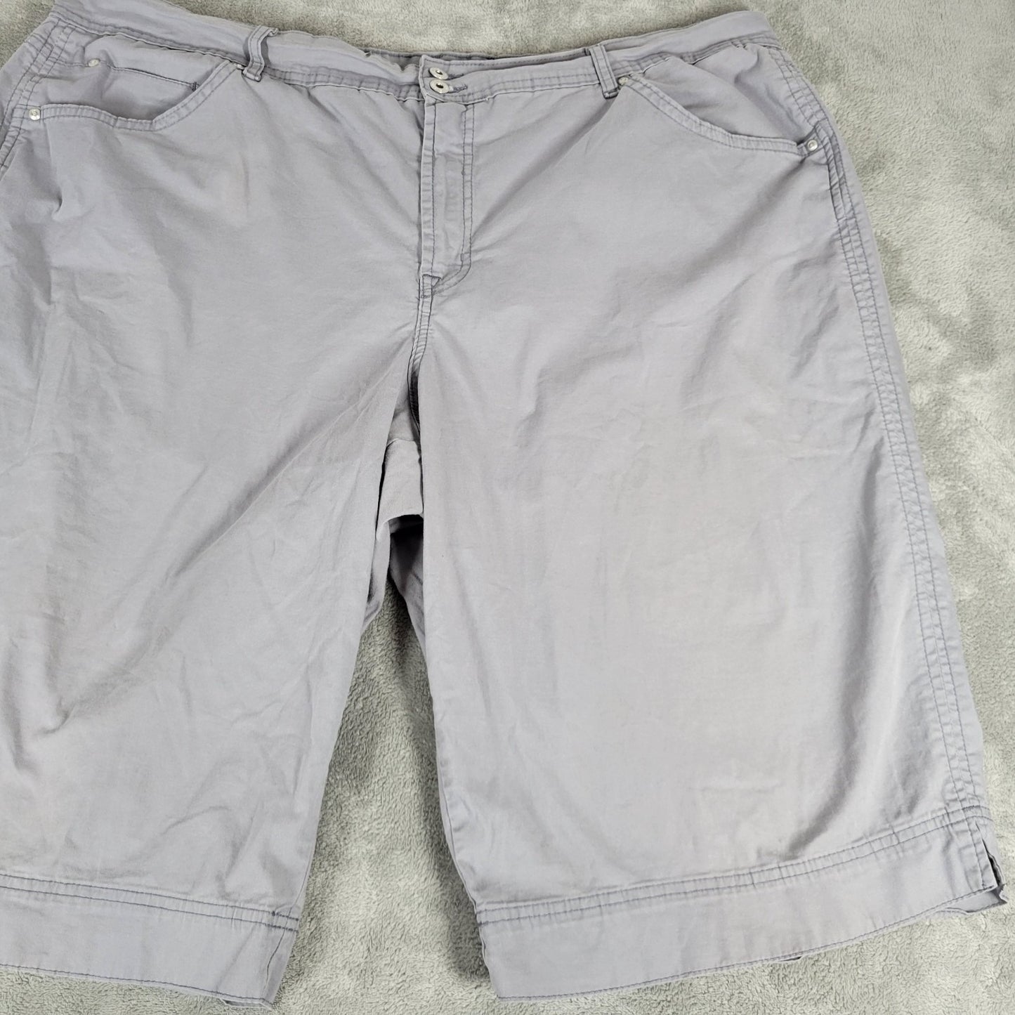 Bandolino Womens Shorts 24W Plus Bermuda Gray Cotton Blend Comfy Lightweight