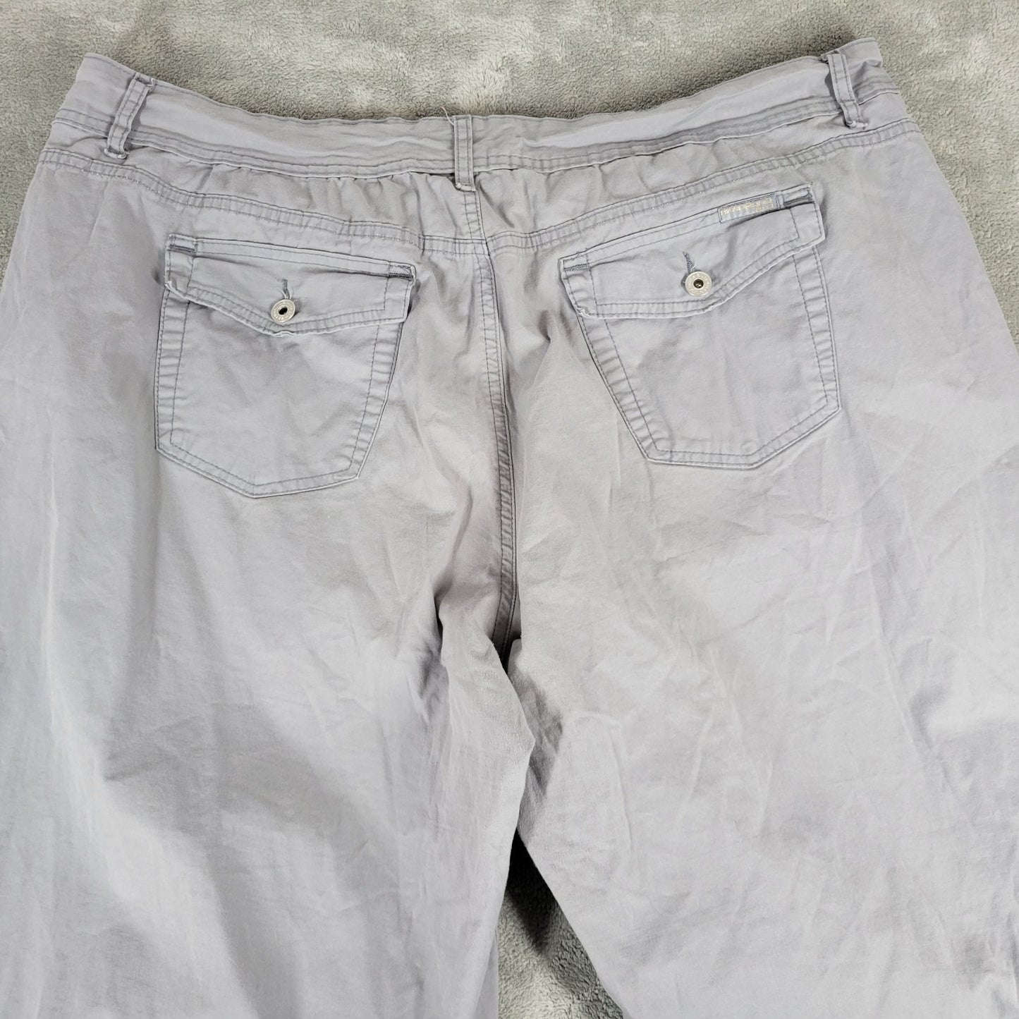 Bandolino Womens Shorts 24W Plus Bermuda Gray Cotton Blend Comfy Lightweight