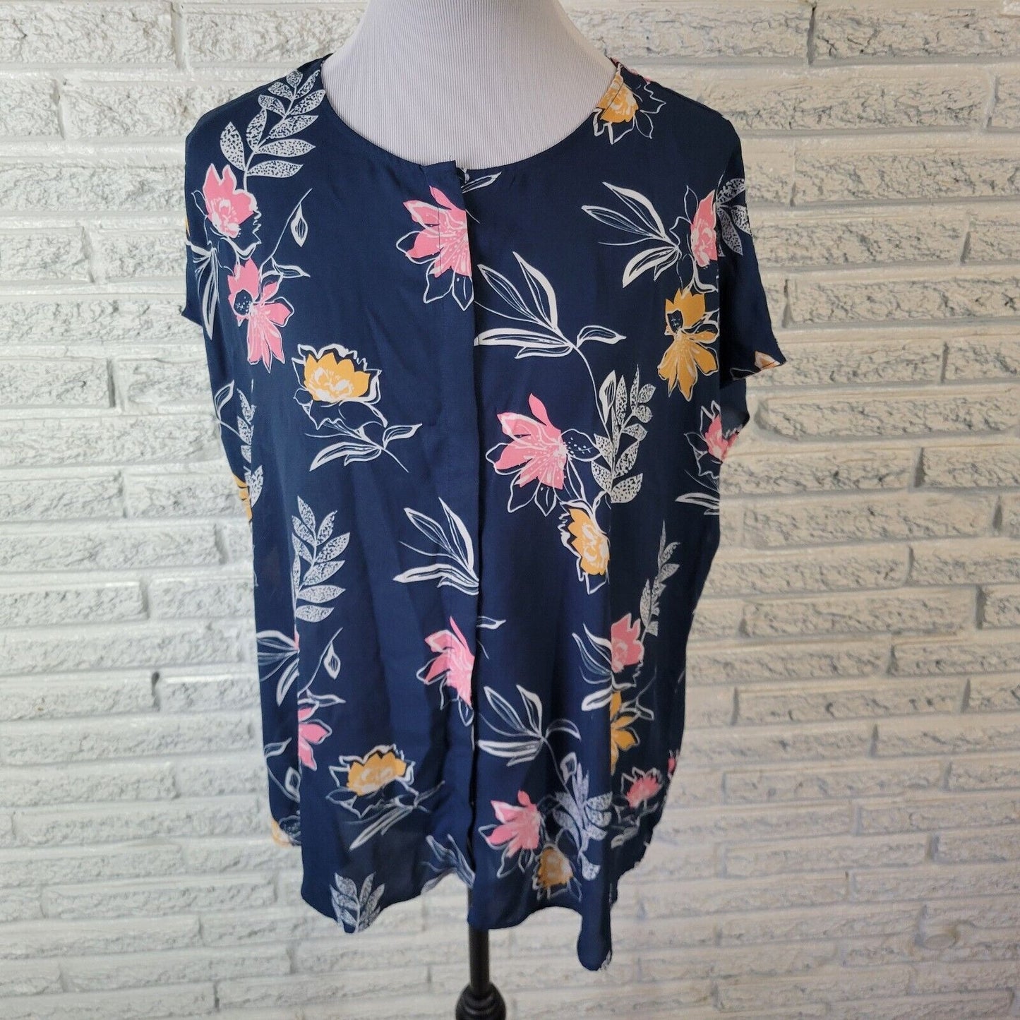 Apt 9 Womens Top XXL Sleeveless Blue Pink Floral Polyester Lightweight Button Up