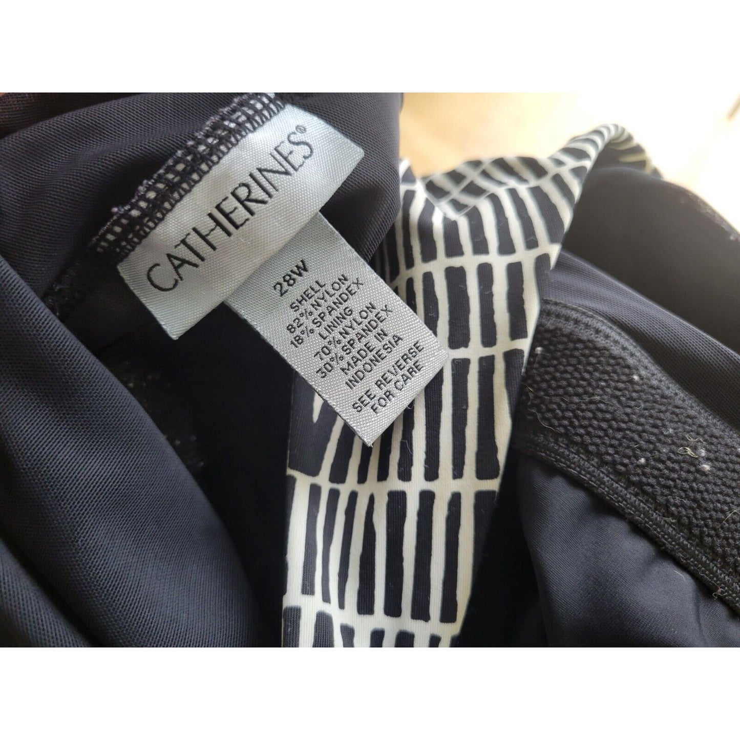 Catherines Women Swimsuit 28W Skirted Adjustable Wide Strap Black Geometric Bra