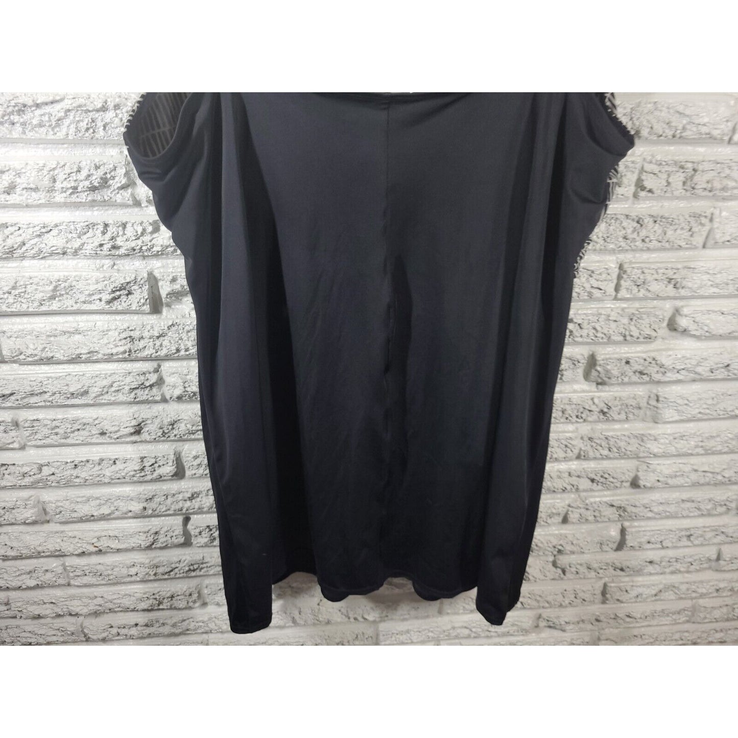 Catherines Women Swimsuit 28W Skirted Adjustable Wide Strap Black Geometric Bra