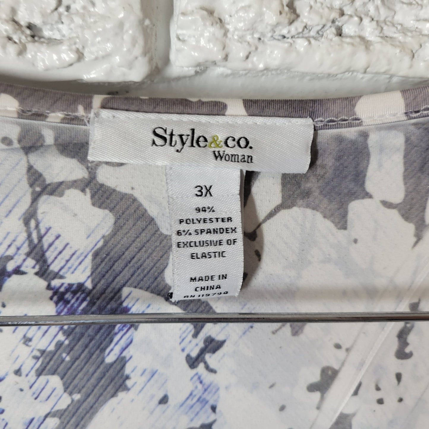 Style Co Women Top 3X Plus Tunic Blue Floral Studded Laser Cut Poly Blend Casual