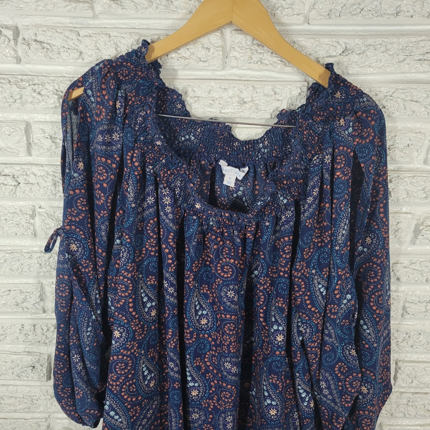 Boutique Women Top 3X Plus 3/4 Split Sleeve Blue Paisley On Off Shoulder Smocked