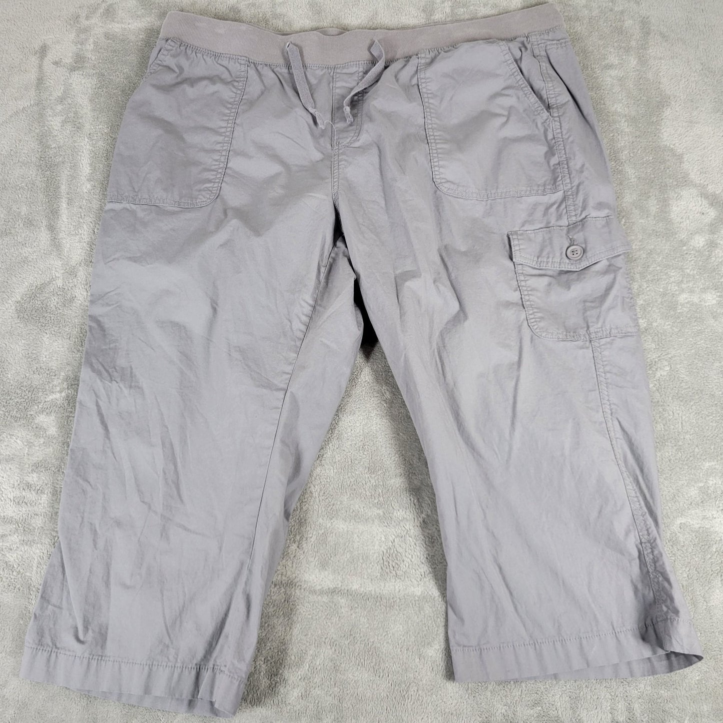 St Johns Bay Womens Pants 1X Plus Cargo Capri Gray Pull On Casual Comfy Pockets
