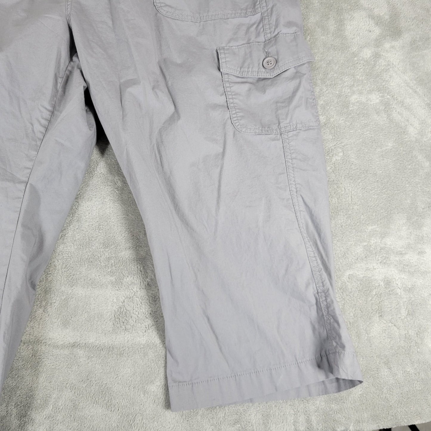 St Johns Bay Womens Pants 1X Plus Cargo Capri Gray Pull On Casual Comfy Pockets