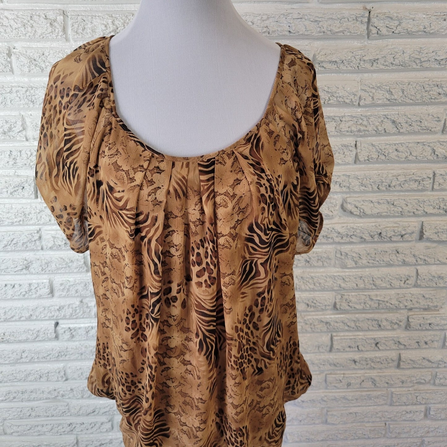 Roz Ali Womens Top 2X Plus Sheer Sleeve Brown Animal Print Polyester Pleated