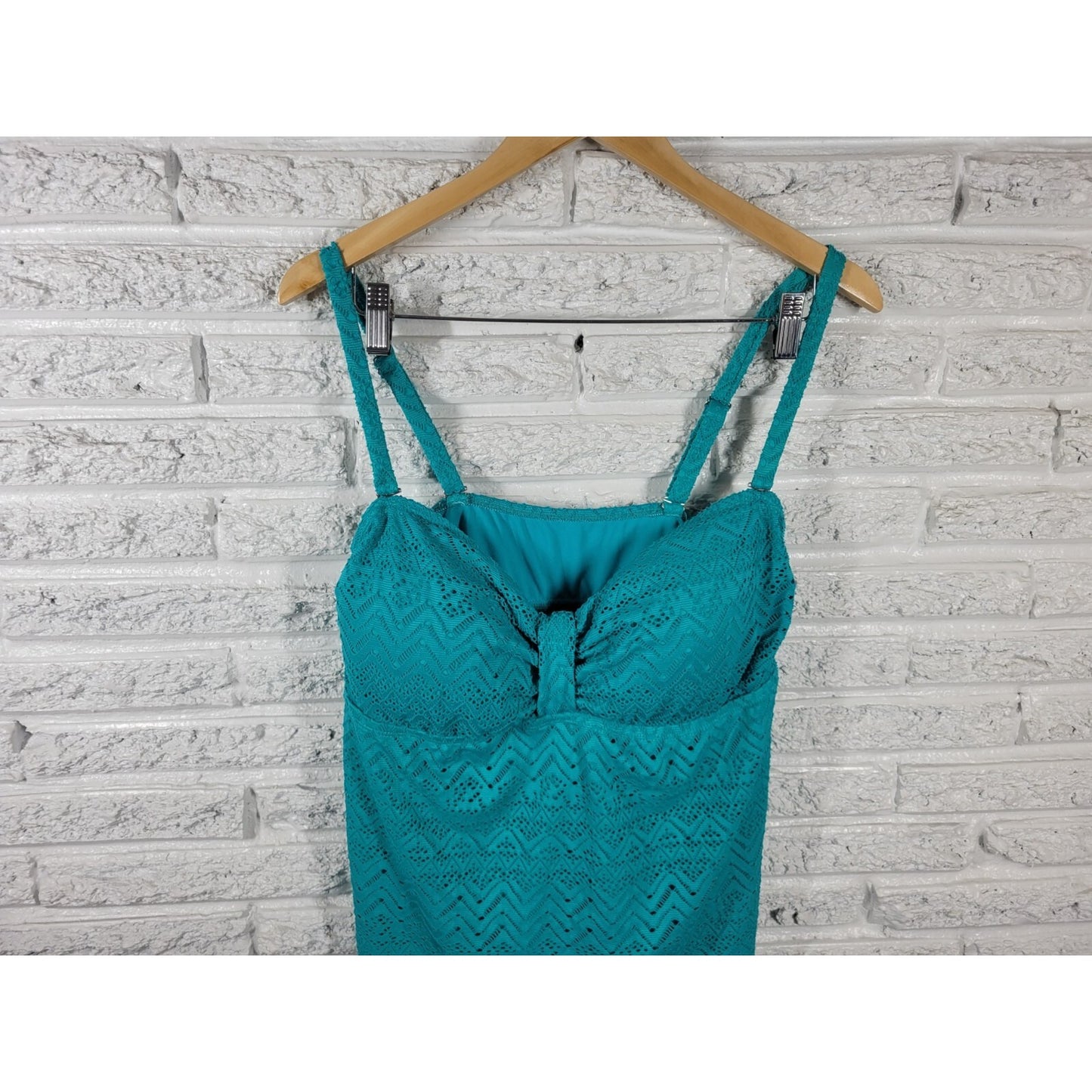 Catalina Womens Swim Top 2X Plus Adjustable Spaghetti Strap Aqua Blue Lace Bra