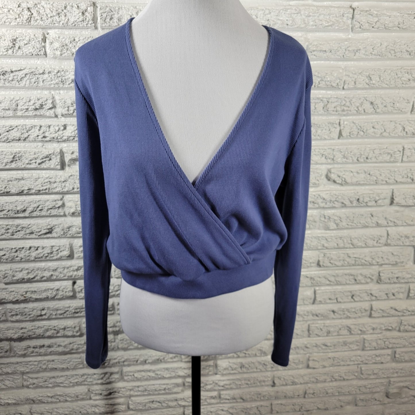 Forever 21 Women Sweater 0X Plus Cropped Long Sleeve Blue Lightweight Tight Knit