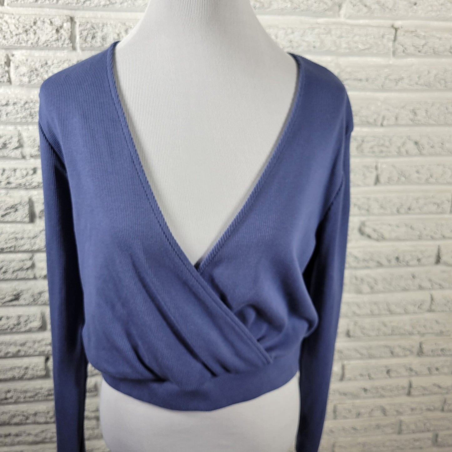 Forever 21 Women Sweater 0X Plus Cropped Long Sleeve Blue Lightweight Tight Knit