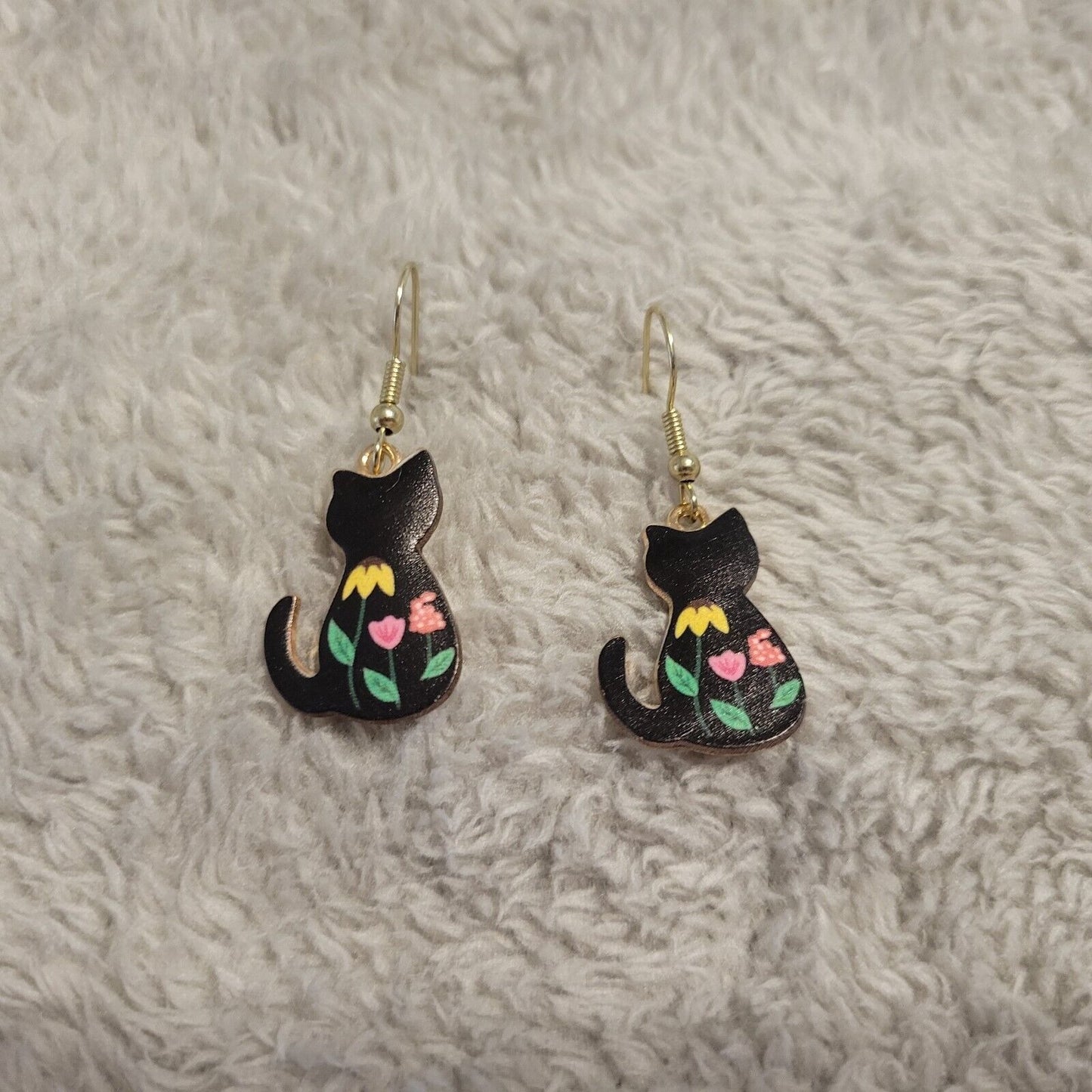 Cats Kittens Earrings One Pair Black Tulip Fish Hook Dangle Hanging Gold Tone