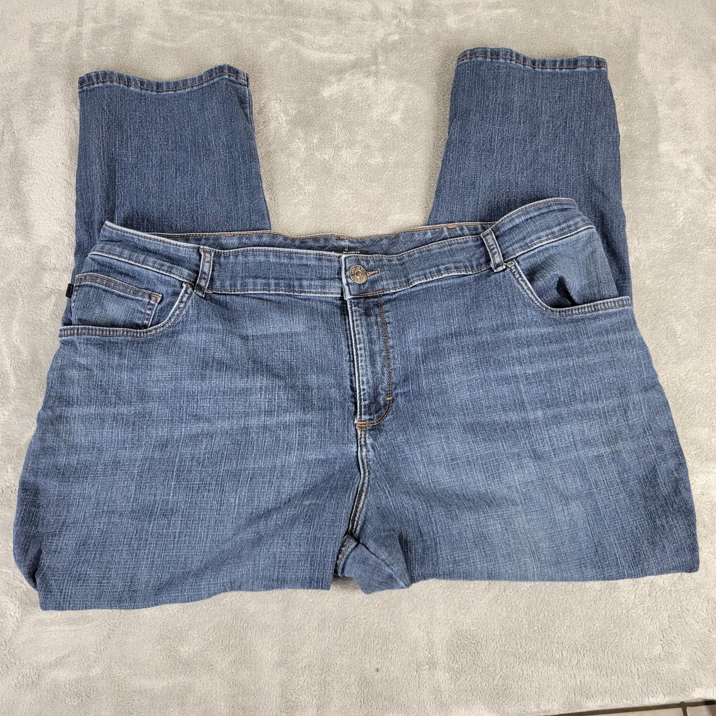 Lee Relaxed Womens Jeans 24WP Petite Plus Mid Rise Medium Blue Denim Zip Fly