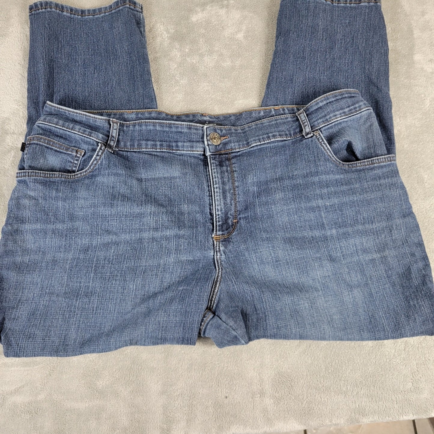 Lee Relaxed Womens Jeans 24WP Petite Plus Mid Rise Medium Blue Denim Zip Fly