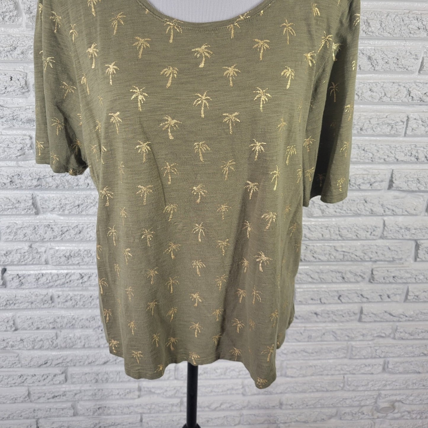 Chicos Women Top 3 Standard XL Ultimate Tee Comfy Green Gold Palm Trees Tropical