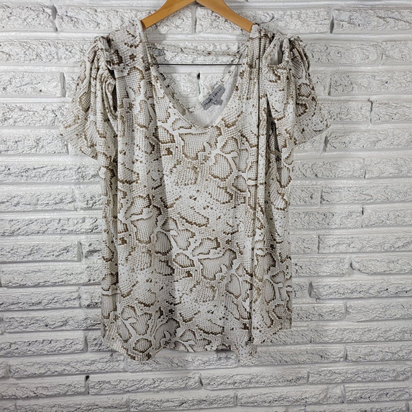 Absolutely Famous Womens Top 3X 3/4 Sleeve Open Back Tan Cold Shoulder Comfy
