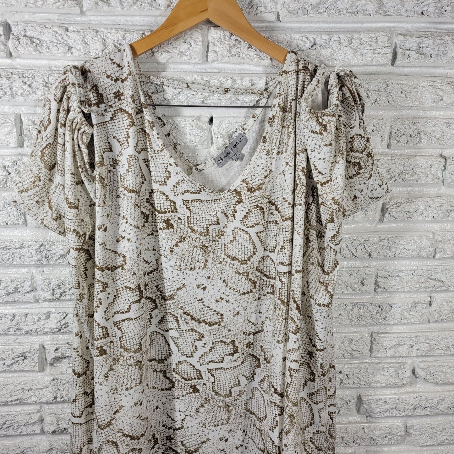 Absolutely Famous Womens Top 3X 3/4 Sleeve Open Back Tan Cold Shoulder Comfy